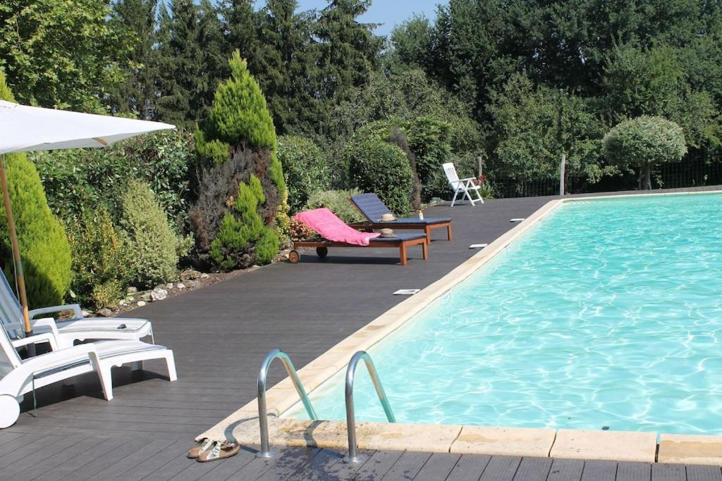 Le Cireysou - Secluded Farmhouse With Large Private Pool And Grounds Saint-Germain-et-Mons Экстерьер фото
