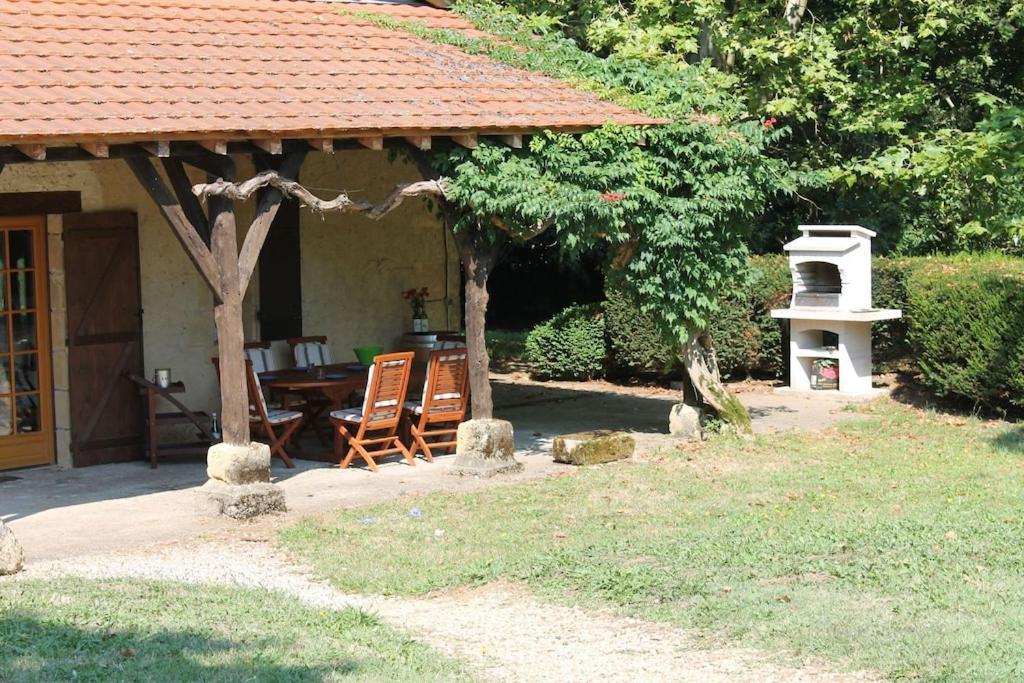 Le Cireysou - Secluded Farmhouse With Large Private Pool And Grounds Saint-Germain-et-Mons Экстерьер фото