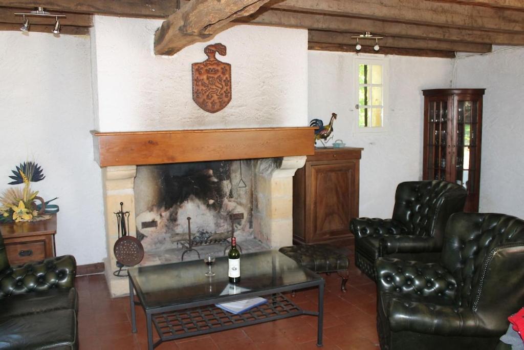 Le Cireysou - Secluded Farmhouse With Large Private Pool And Grounds Saint-Germain-et-Mons Экстерьер фото