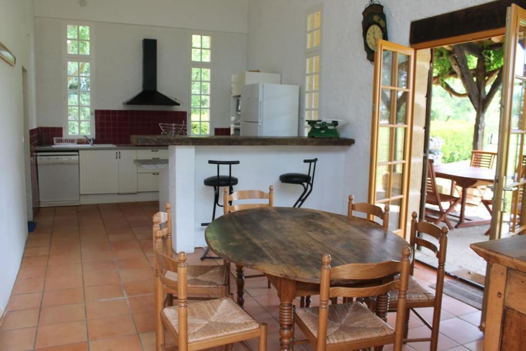 Le Cireysou - Secluded Farmhouse With Large Private Pool And Grounds Saint-Germain-et-Mons Экстерьер фото